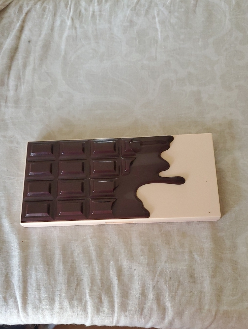 I Heart Revolution Caramel Nudes Palette